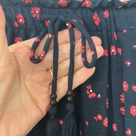 J Jill Navy Blue + Red Florals Jersey Knit Pull-on Rayon Skirt w POCKETS - Picture 4 of 10